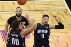 富尼耶回复武切维奇调侃:兄弟 我知道你在乐透区打得已经厌倦了