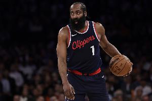 电竞世界杯-我专注喂饼！哈登被夹击半场仍送5助攻！正负值+16！